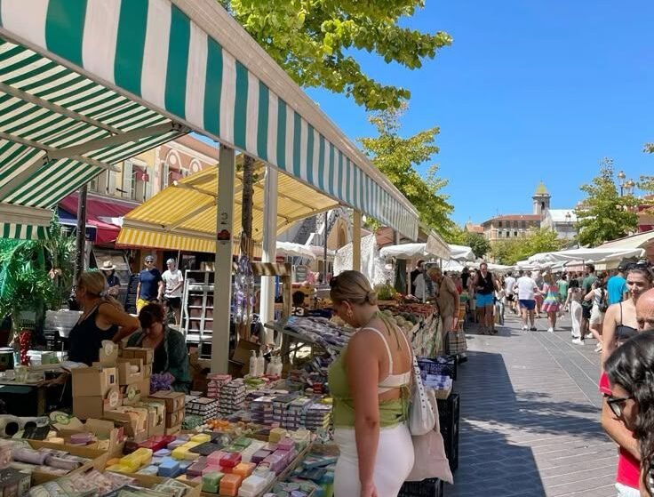 marché du Dimanche à Annecy
